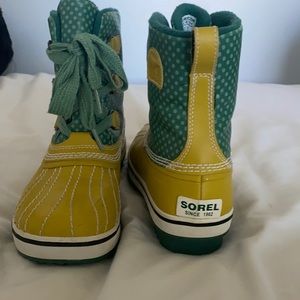 Sorel polkadot kids boots